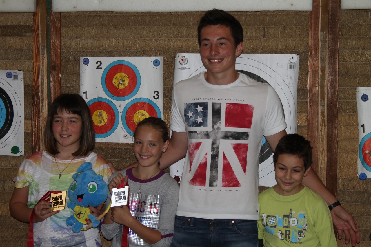 Thomas Koenig de retour de Wuxi et les jeunes archers du club. 